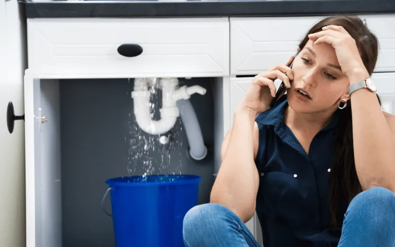 Comment détecter une fuite d’eau cachée chez soi ?